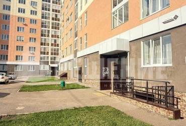 Продам 3-комн Р. Кудашева 1