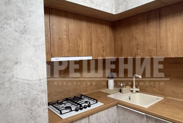 Продам 1-комн. Лазурная 33